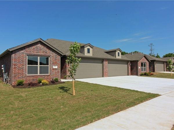 411 Barbet Drive , Centerton, AR 72719