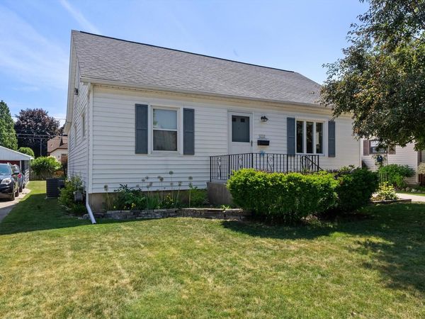 1717 Green STREET, Manitowoc, WI 54220