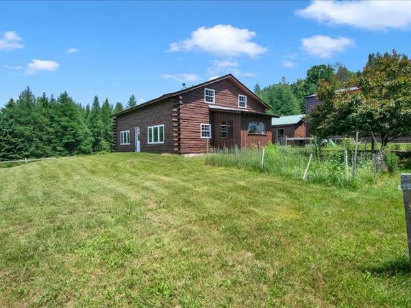 33 Foster Lane, Orange, VT 05641
