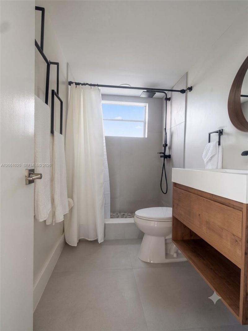 1075 93rd St, Unit 401, Bay Harbor Islands, FL 33154 Photo