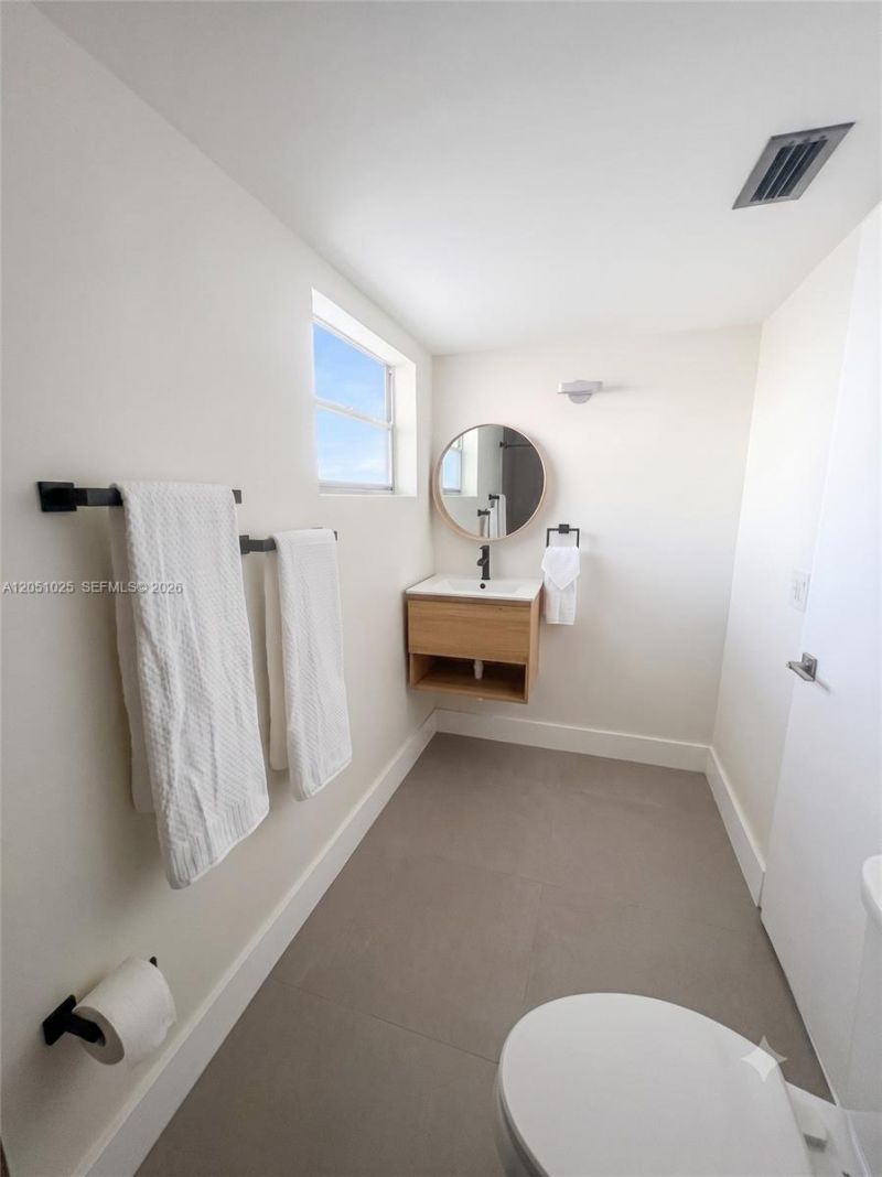 1075 93rd St, Unit 401, Bay Harbor Islands, FL 33154 Photo