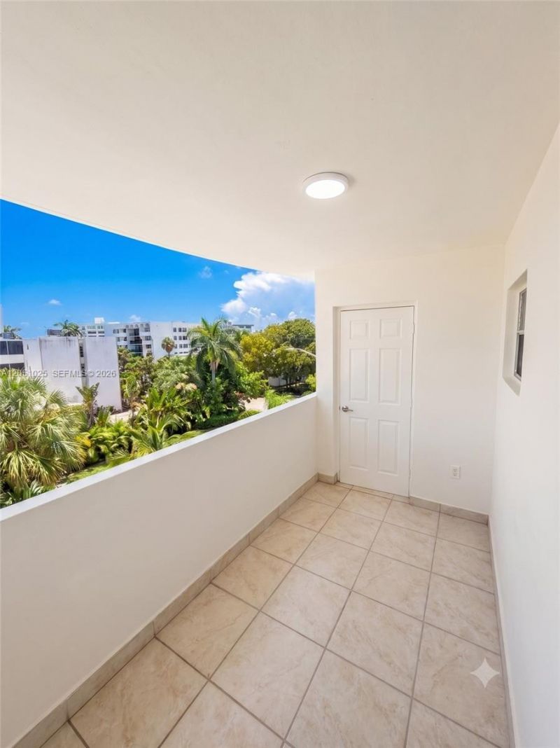 1075 93rd St, Unit 401, Bay Harbor Islands, FL 33154 Photo