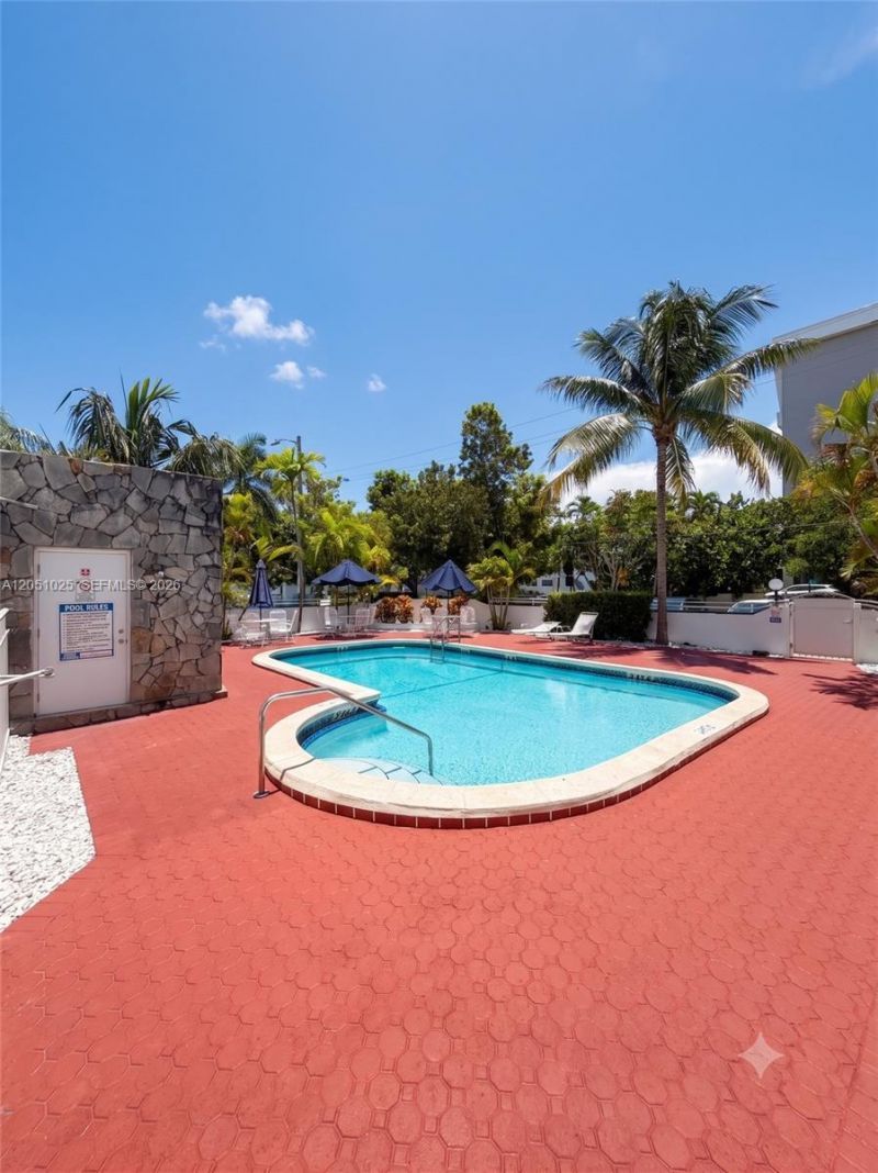 1075 93rd St, Unit 401, Bay Harbor Islands, FL 33154 Photo