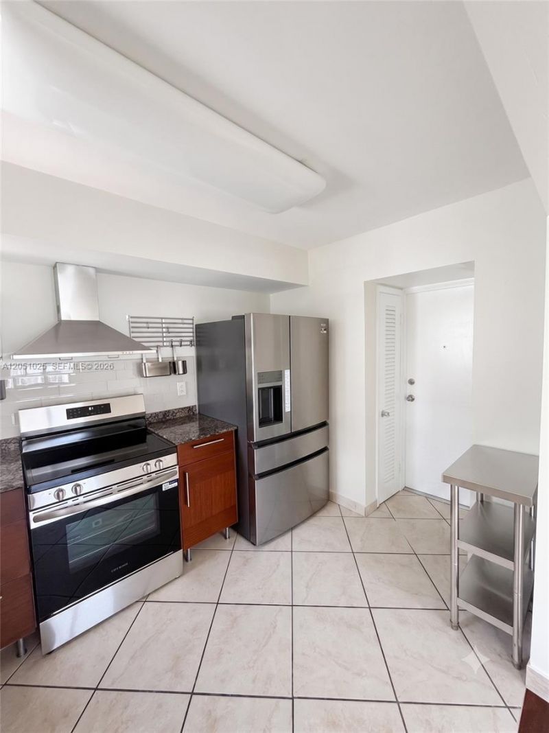 1075 93rd St, Unit 401, Bay Harbor Islands, FL 33154 Photo