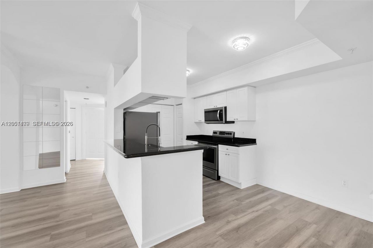 17150 N Bay Rd , Unit 2814, Sunny Isles Beach, FL 33160 Photo