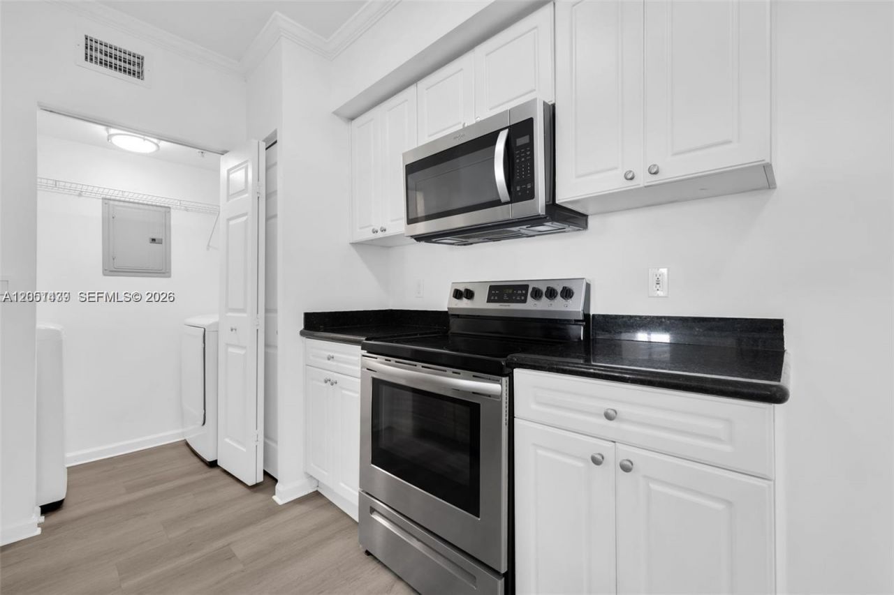 17150 N Bay Rd , Unit 2814, Sunny Isles Beach, FL 33160 Photo