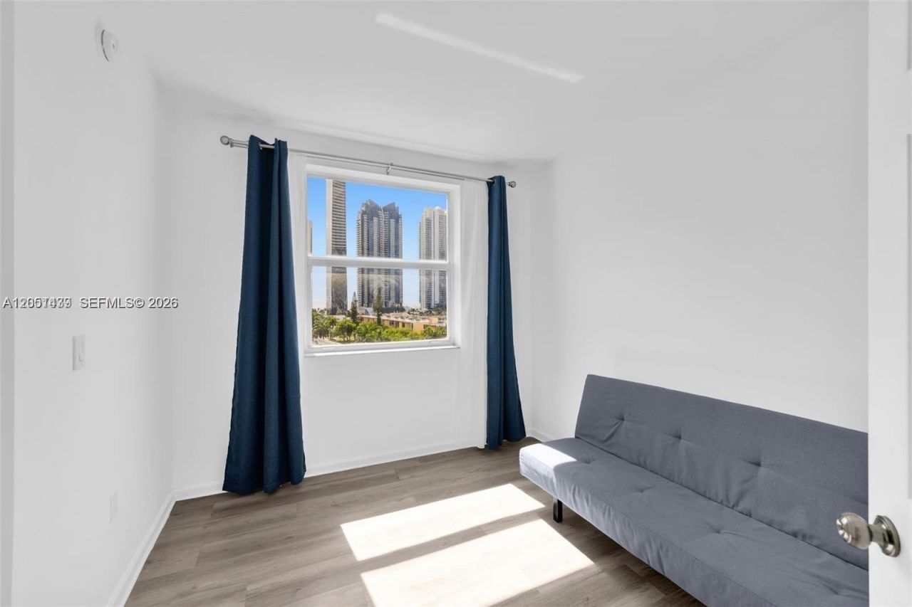 17150 N Bay Rd , Unit 2814, Sunny Isles Beach, FL 33160 Photo