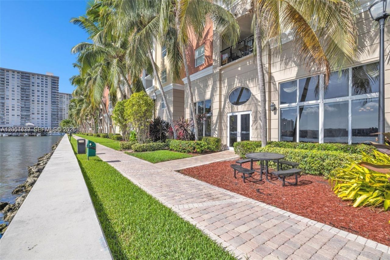 17150 N Bay Rd , Unit 2814, Sunny Isles Beach, FL 33160 Photo