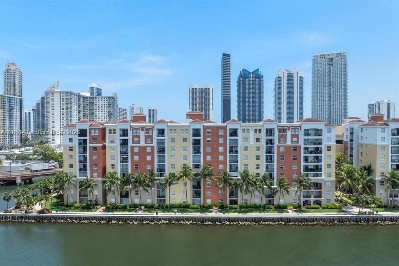 17150 N Bay Rd , Unit 2814, Sunny Isles Beach, FL 33160 Photo
