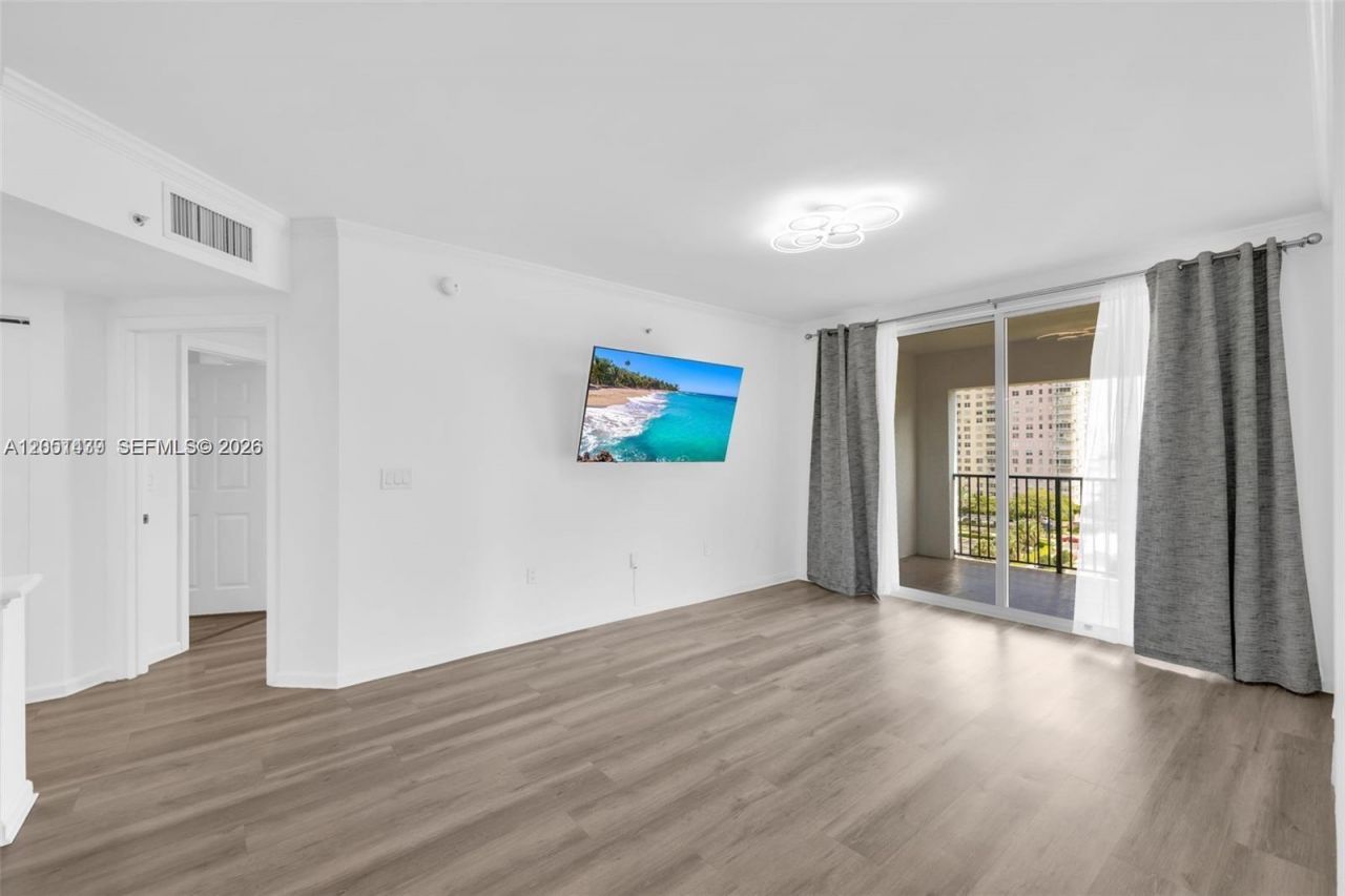 17150 N Bay Rd , Unit 2814, Sunny Isles Beach, FL 33160 Photo