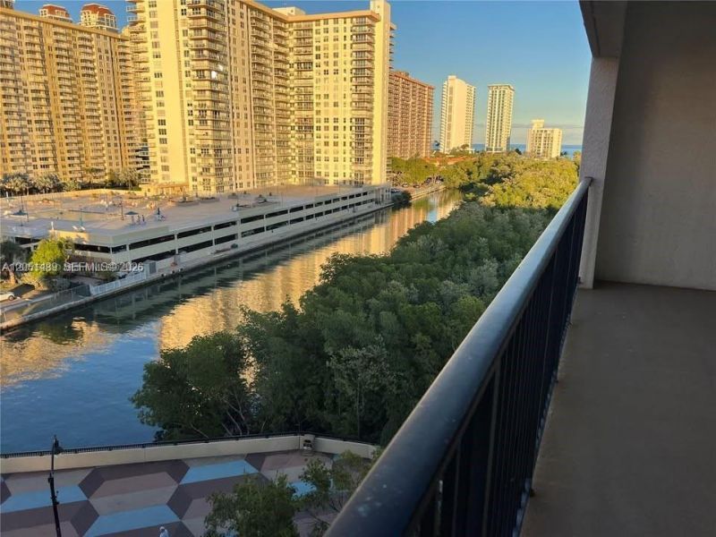17150 N Bay Rd , Unit 2814, Sunny Isles Beach, FL 33160 Photo