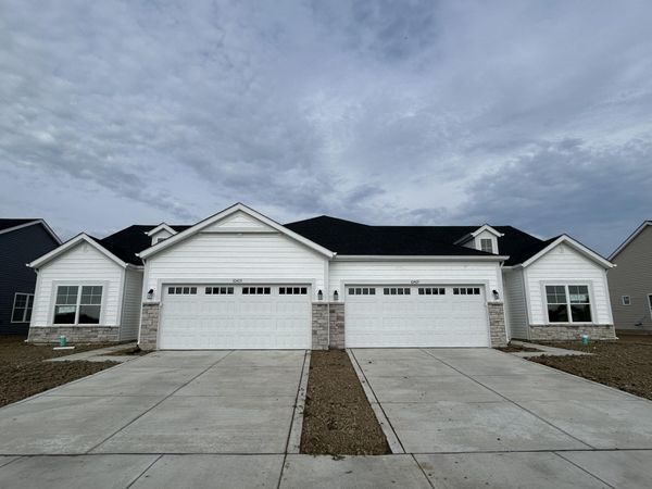 10407 Iowa Street , Crown Point, IN 46307