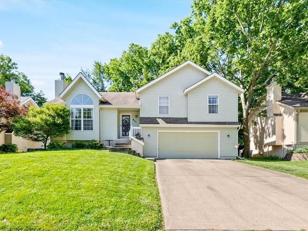 941 E 126th Terrace, Olathe, KS 66061