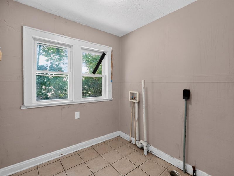550 Wrexham Avenue , Columbus, OH 43223 Photo 15