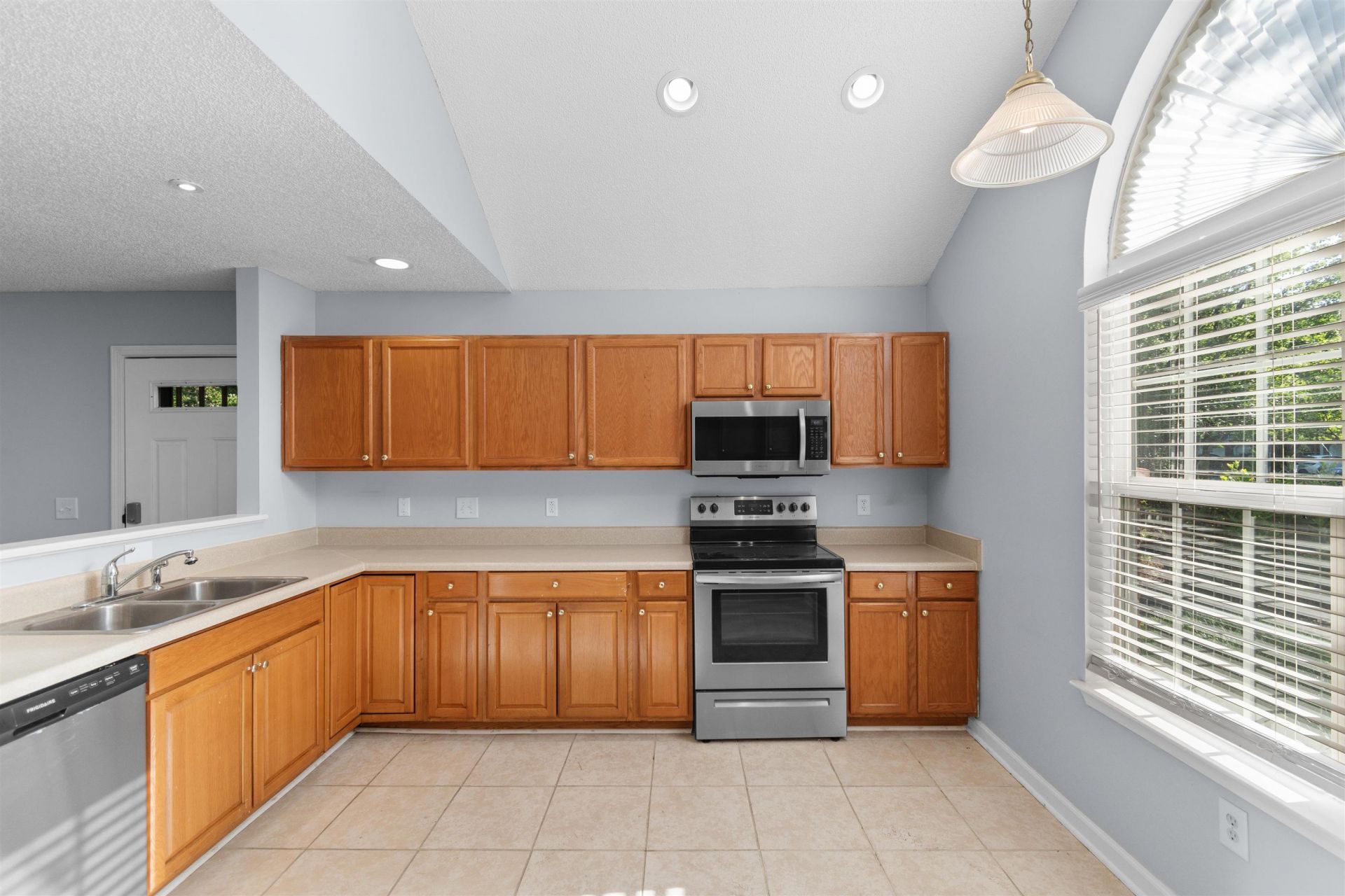 1090 Stanton Pl. Photo 10
