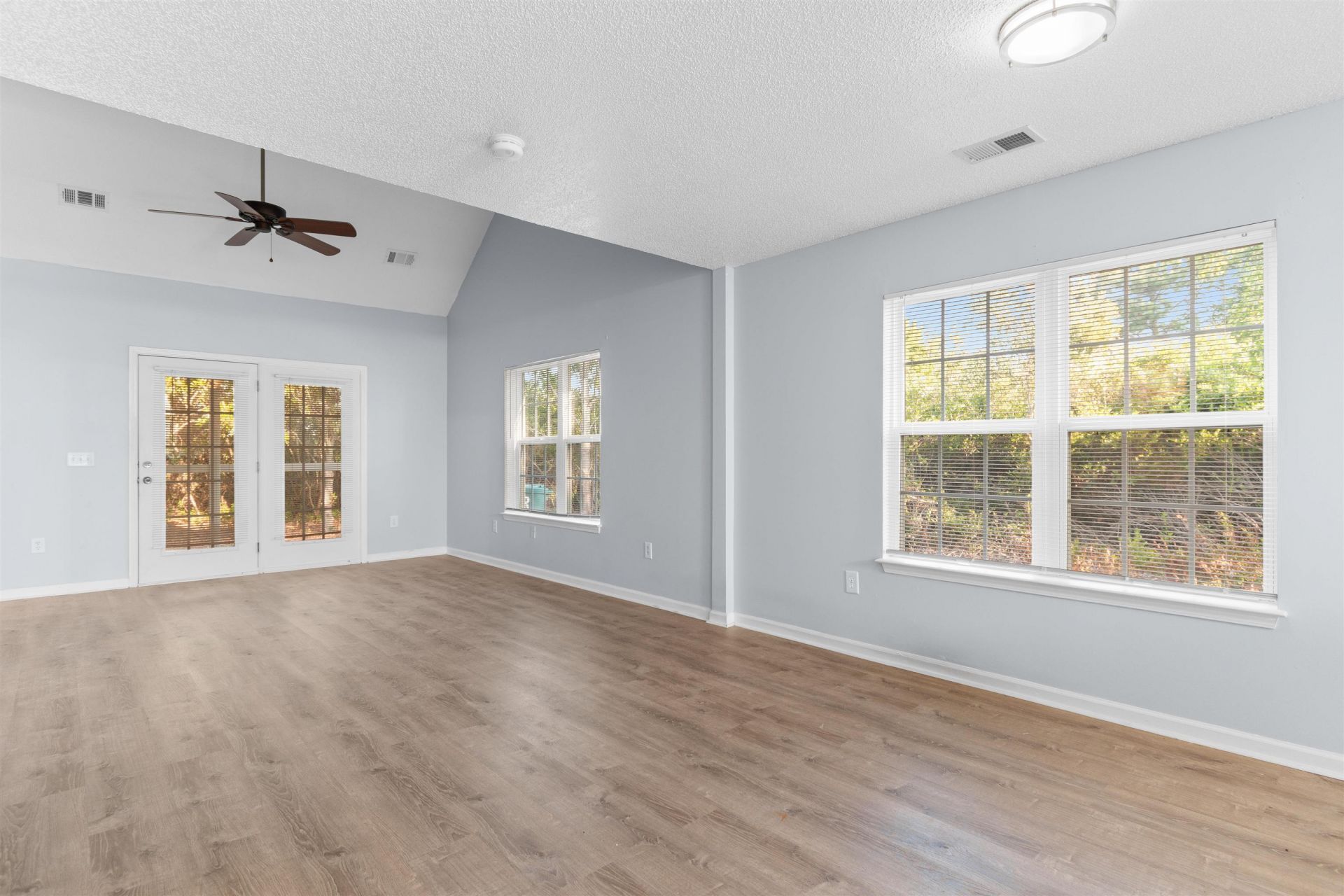 1090 Stanton Pl. Photo 12