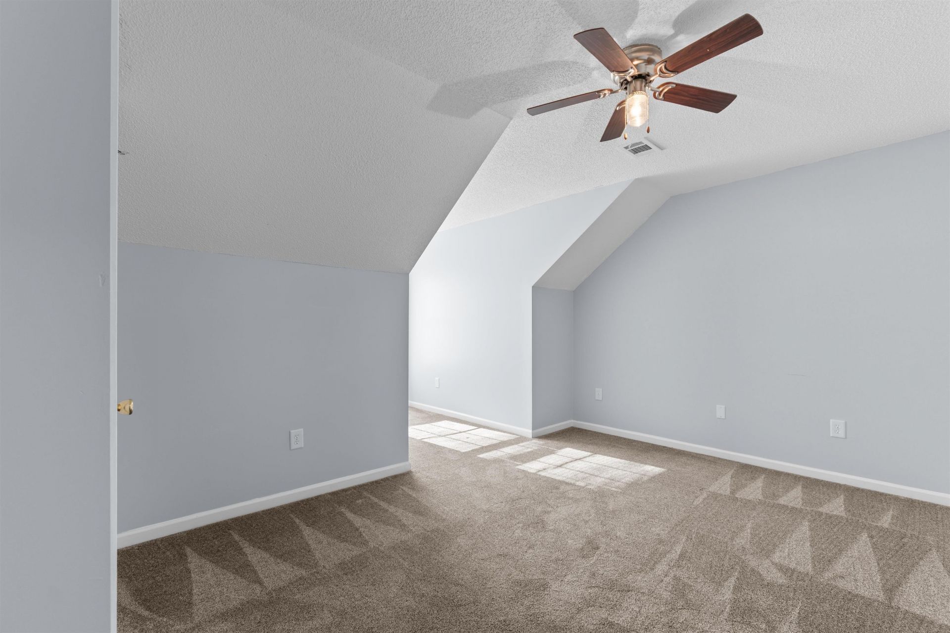 1090 Stanton Pl. Photo 22