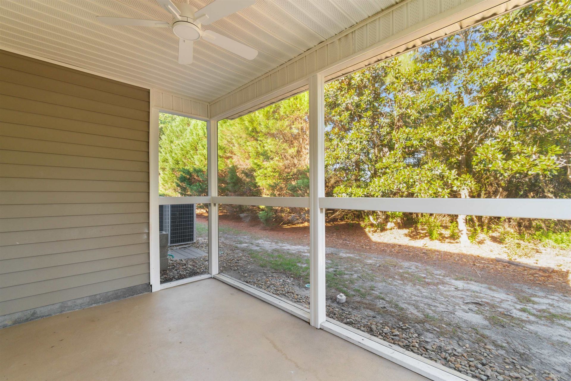 1090 Stanton Pl. Photo 31