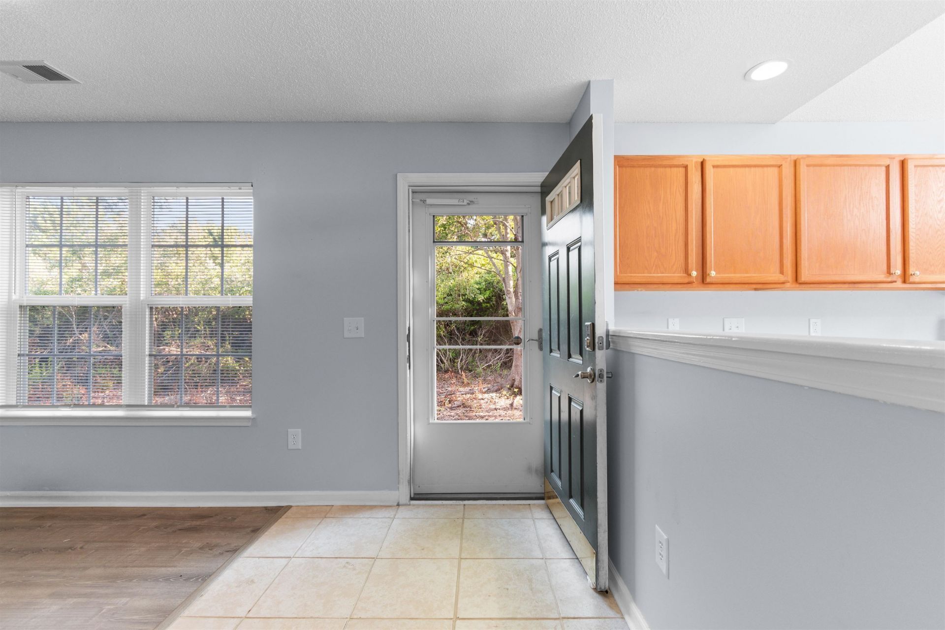 1090 Stanton Pl. Photo 5