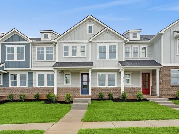 2597 Peaceful Valley Dr , Columbia, TN 38401
