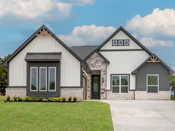 2386 Clubhouse Drive, Blanchard, OK 73010