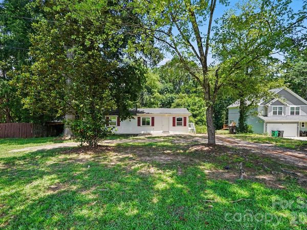 8232 Starnes Randall Road , Charlotte, NC 28215