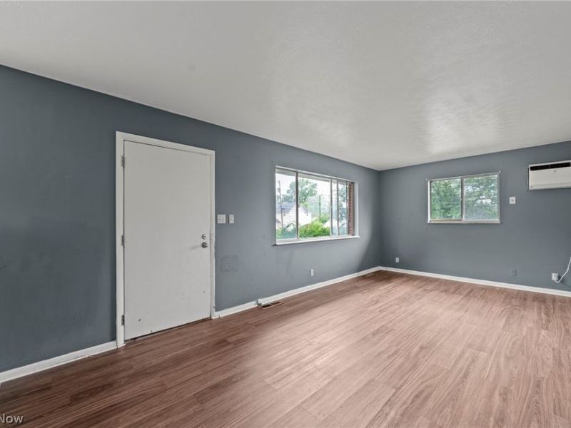 1235 Roslyn Avenue, Akron, OH 44320 Photo 3