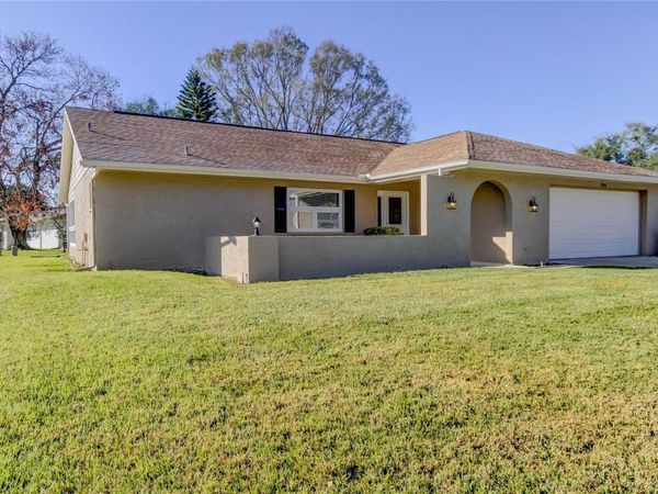 7926 FOXWOOD DRIVE , NEW PORT RICHEY, FL 34653