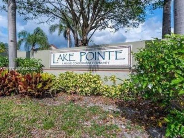 212 Lake Pointe Dr , Unit 112, Oakland Park, FL 33309