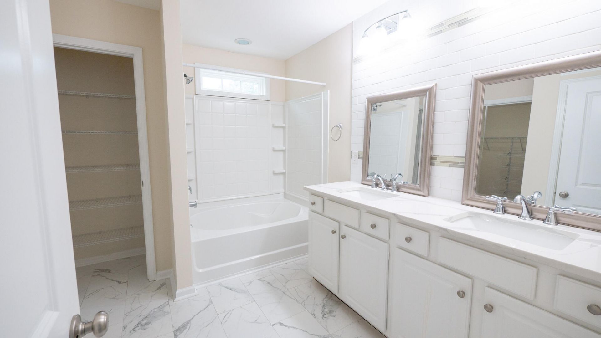1634 Sparkleberry Lane Photo 11