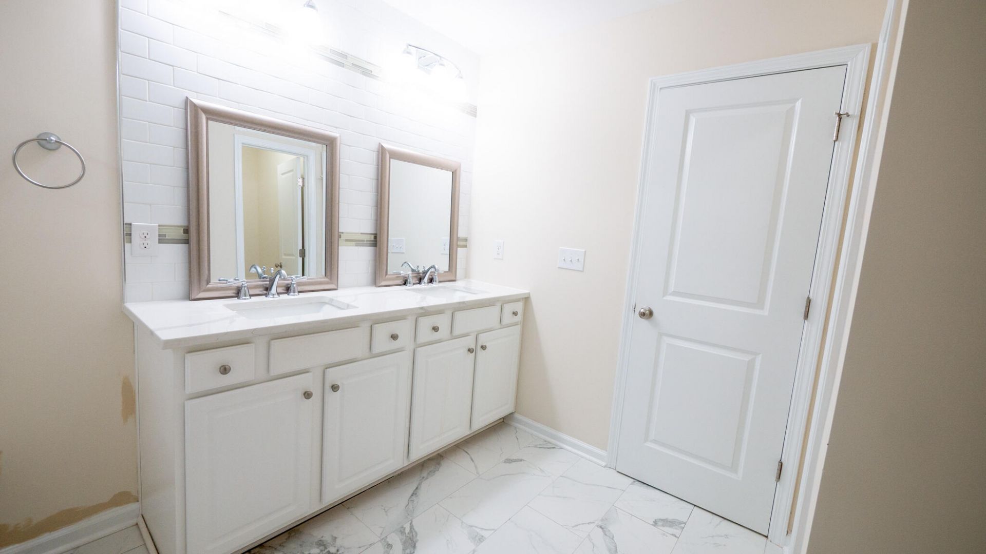 1634 Sparkleberry Lane Photo 12