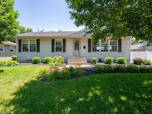 2211 N Ohio Avenue , Davenport, IA 52804