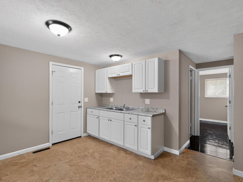 3823 Briggs Road , Columbus, OH 43228 Photo 19
