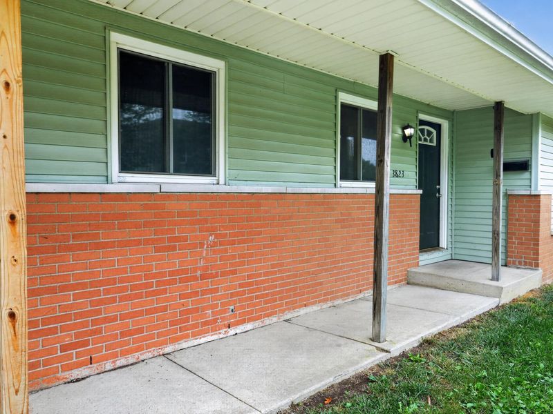 3823 Briggs Road , Columbus, OH 43228 Photo 9