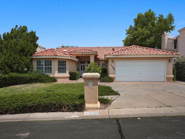 12309 La Vista Grande Drive NE, Albuquerque, NM 87111