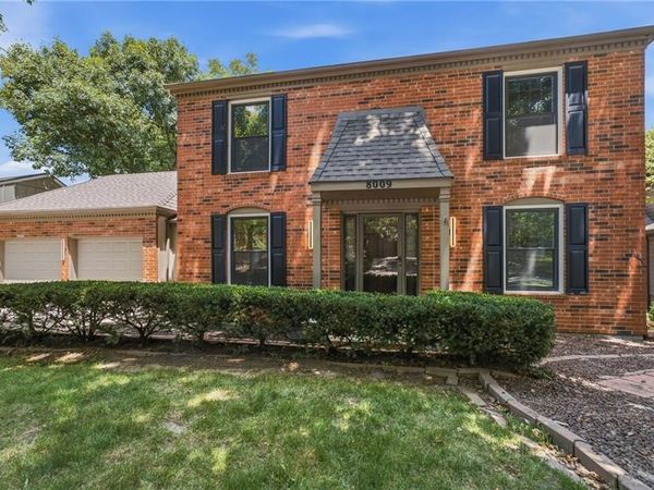 8009 Hallet Street, Lenexa, KS 66215