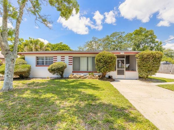 1584 Valencia Avenue, Daytona Beach, FL 32117