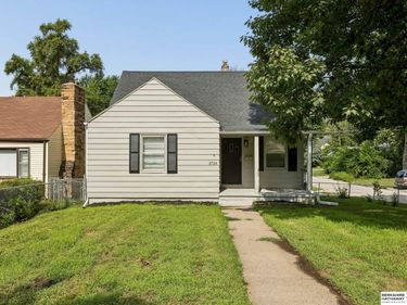 5724 Fontenelle Boulevard, Omaha, NE 68111