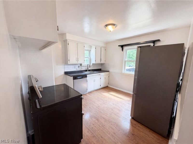 6437 Westminster Drive, Cleveland, OH 44129 Photo 2