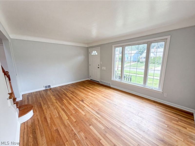 6437 Westminster Drive, Cleveland, OH 44129 Photo 3