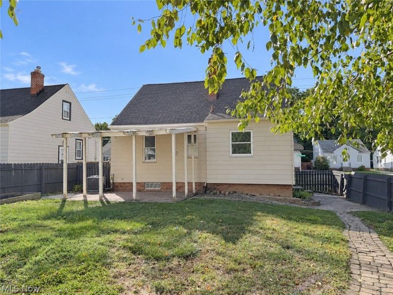 6437 Westminster Drive, Cleveland, OH 44129 Photo 5