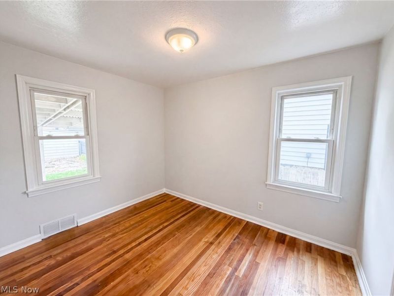 6437 Westminster Drive, Cleveland, OH 44129 Photo 8