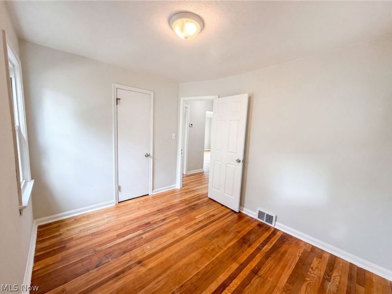 6437 Westminster Drive, Cleveland, OH 44129 Photo 9