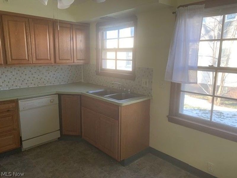 5886 State Road, Parma, OH 44134 Photo 3