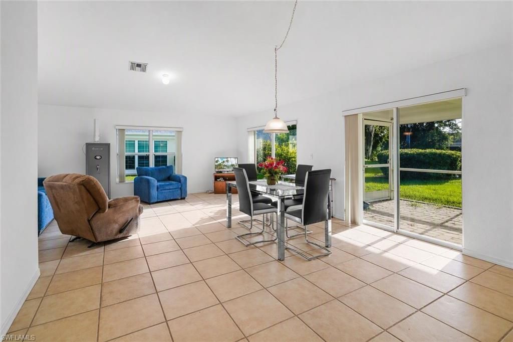 2 E Greens Cir , Lehigh Acres, FL 33936 Photo