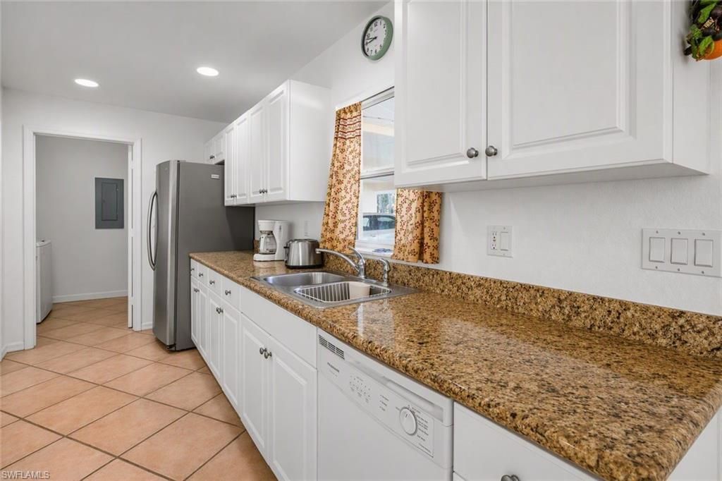 2 E Greens Cir , Lehigh Acres, FL 33936 Photo