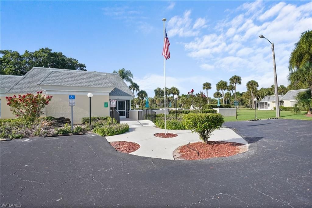 2 E Greens Cir , Lehigh Acres, FL 33936 Photo
