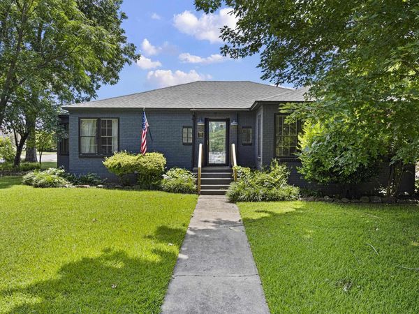 201 W 8Th St, Russellville, AR 72801