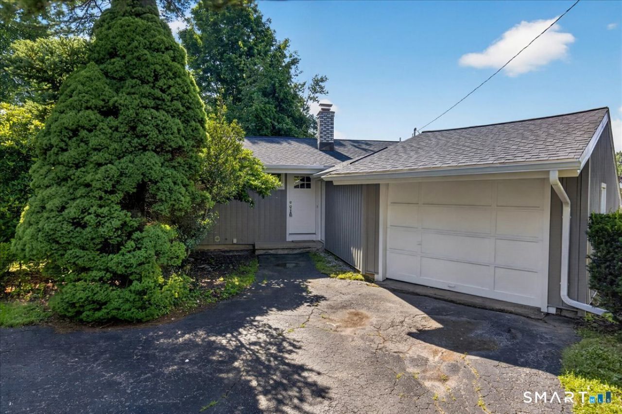 17 Hickory Hill, Waterbury, CT 06708 Main Photo