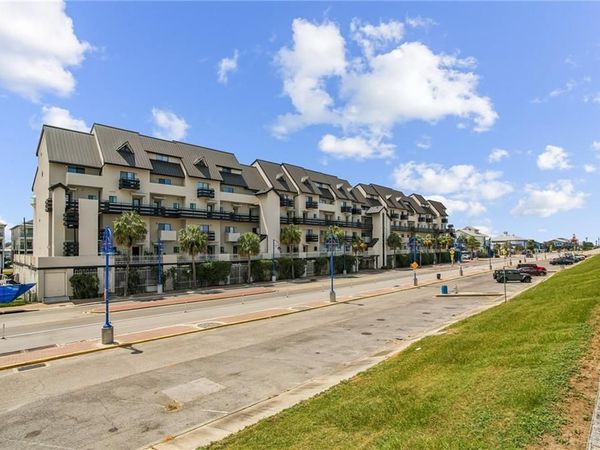 7300 LAKESHORE Drive, Unit 15, New Orleans, LA 70124